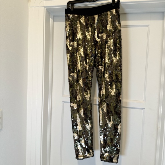 BCBG MaxAzria 
sequin leggings
Mid-rise - Picture 5 of 10